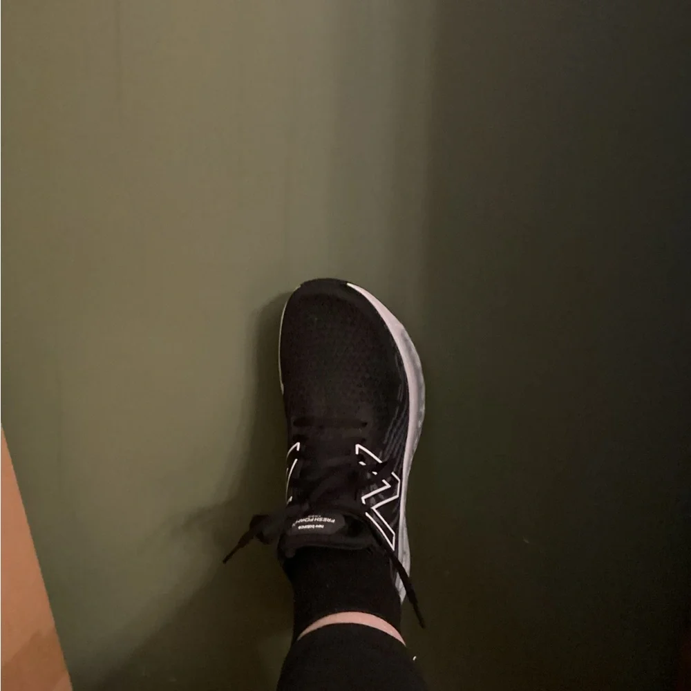 New Balance shoes. Worn once. - Picture 5 of 7